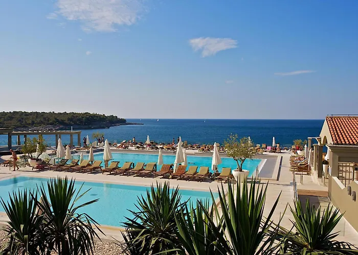 홀리데이파크 Verudela 3*