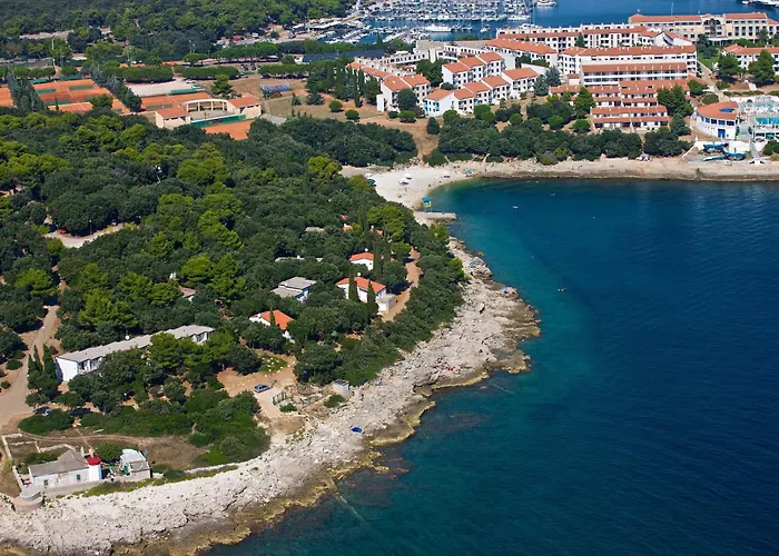 Prázdninový areál Verudela 3*